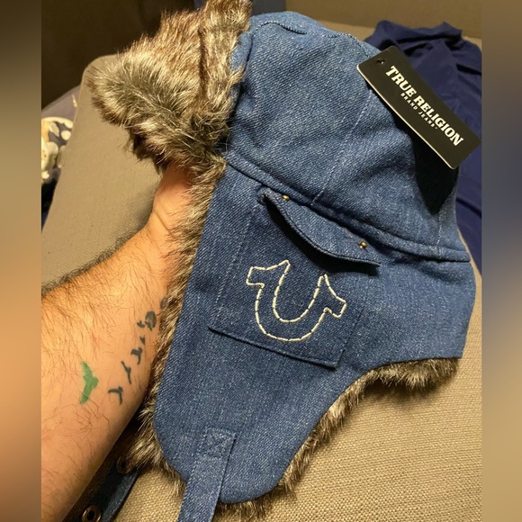True Religion Trapper Hat Blue Denim Faux Fur Horseshoe Pockets Chin Strap NWT - Picture 14 of 15